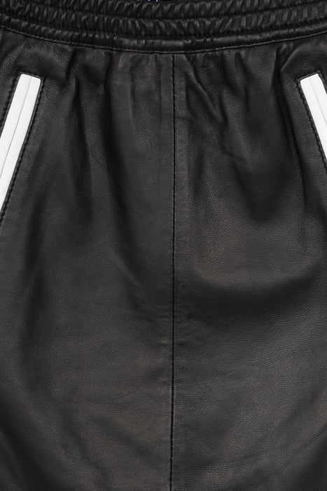 COSMOPOLITAN BLACK 3