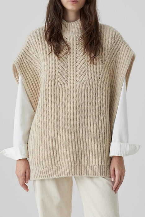 PONCHO TURTLENECK KNITS NUDE 1