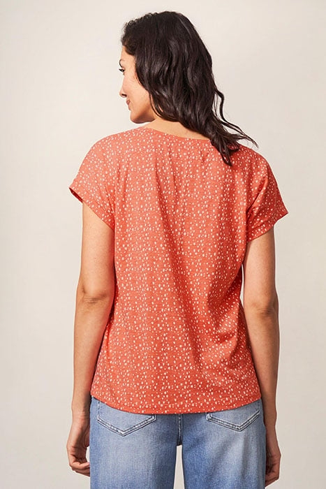 NELLY NOTCH NECK TEE PINK PRINT 2