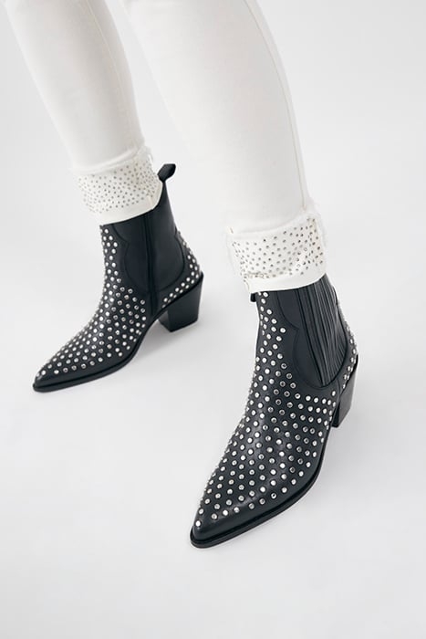 WHITE STUDDED CUFF SCULPT UP HIGH-WAIST SLIM JEANS 6