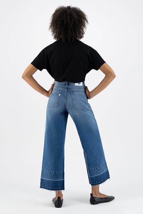 SARA WORKS CROPPED MEDIUM STONE 4