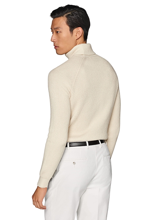 TURTLENECK LUX BLOND CAMEL OFF-WHITE 2