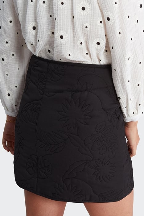 BLACK QUILTED PLANT FABRIC SHORT SKIRT 5