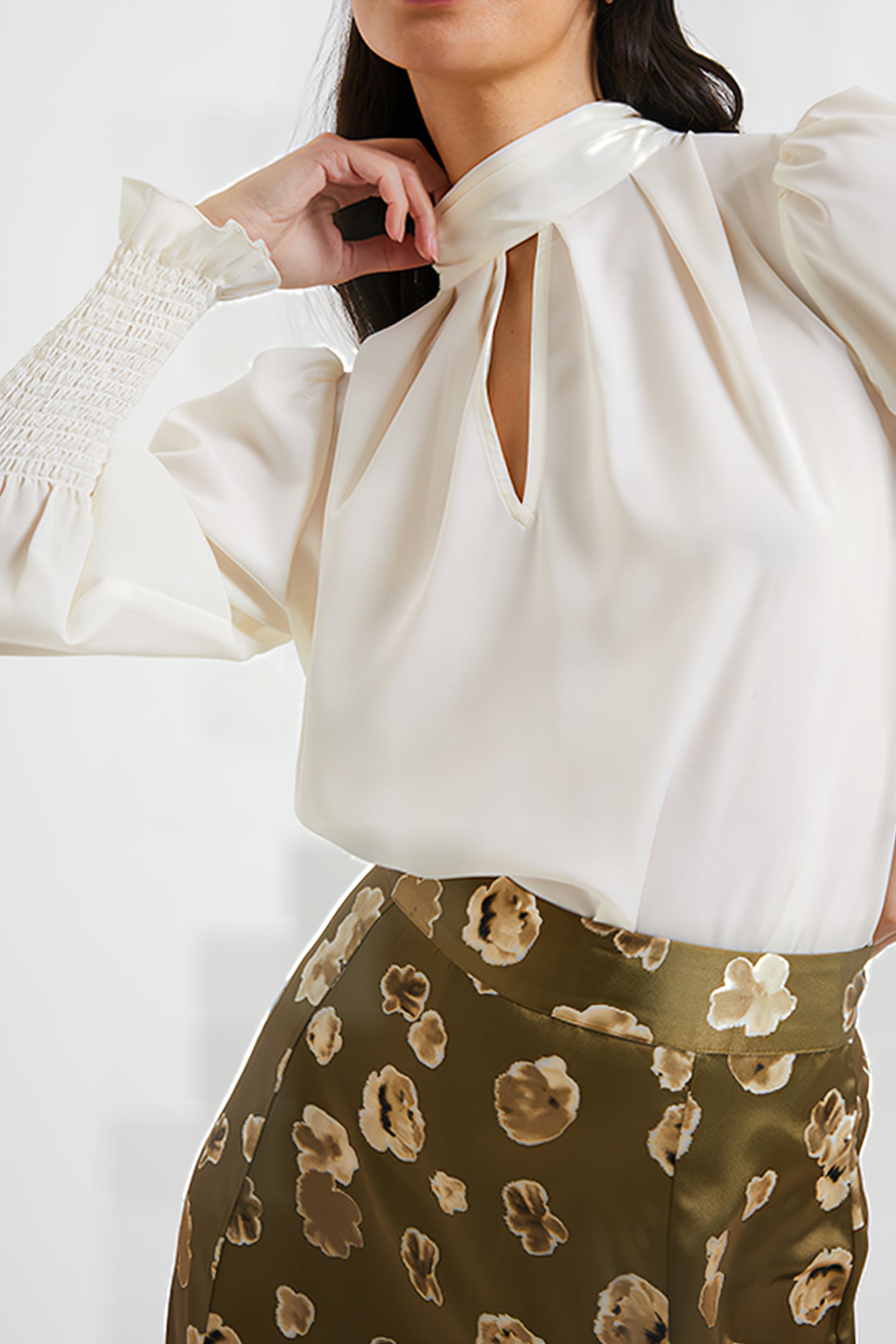 CREPE LIGHT KEYHOLE TOP WHITE 4