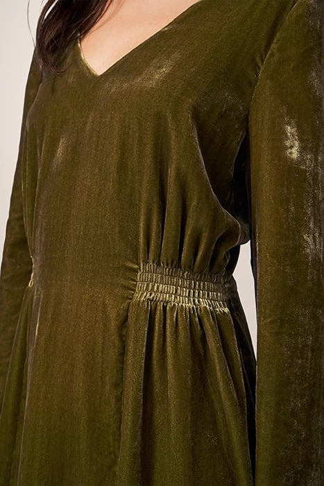 NADIA VELVET DRE DARK CHARTREUSE 3