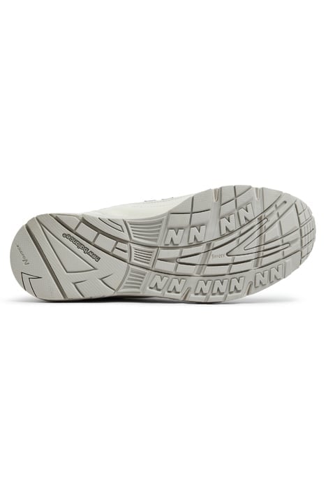 M991OW SNEAKERS IN LIGHT GREY 5