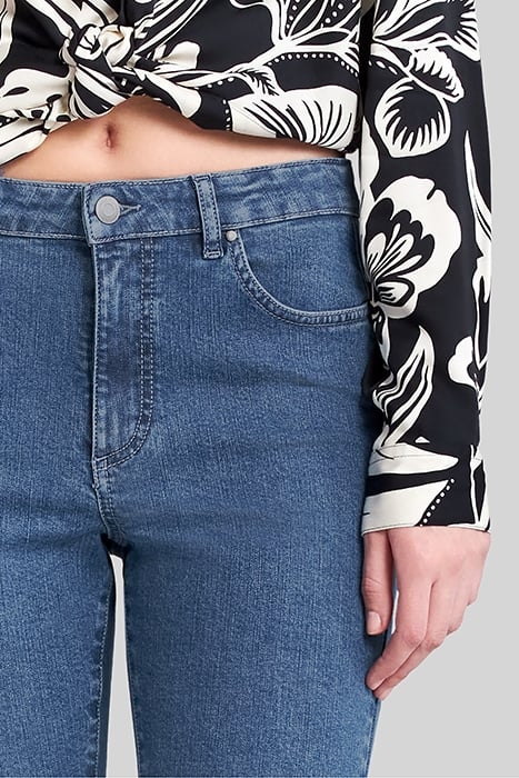 SUMMER BLUE WATERLESS SCULPT UP SLIM JEANS 5