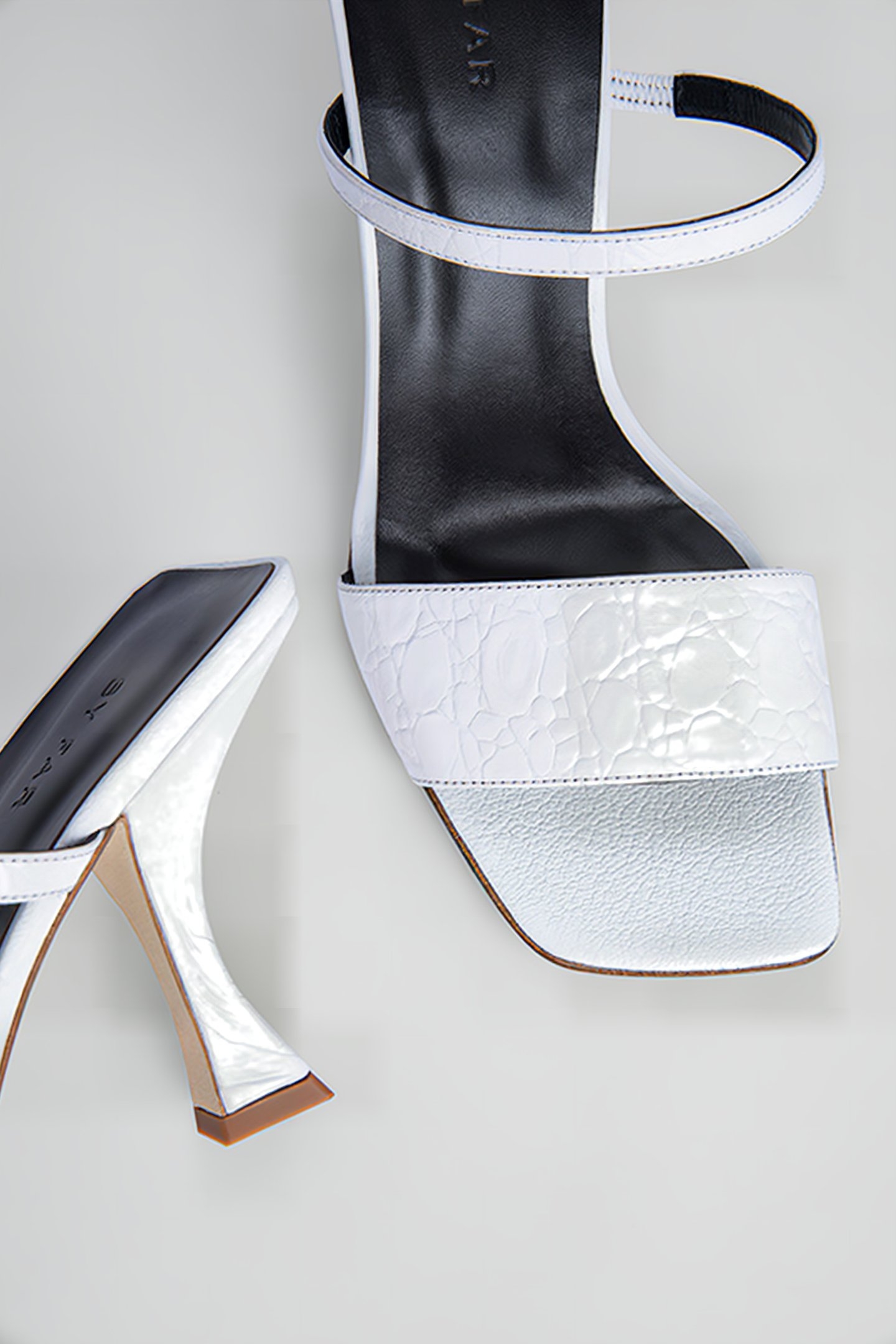 NAYLA OPTIC WHITE CIRCULAR CROCO EMBOSSED LEATHER WHITE 3