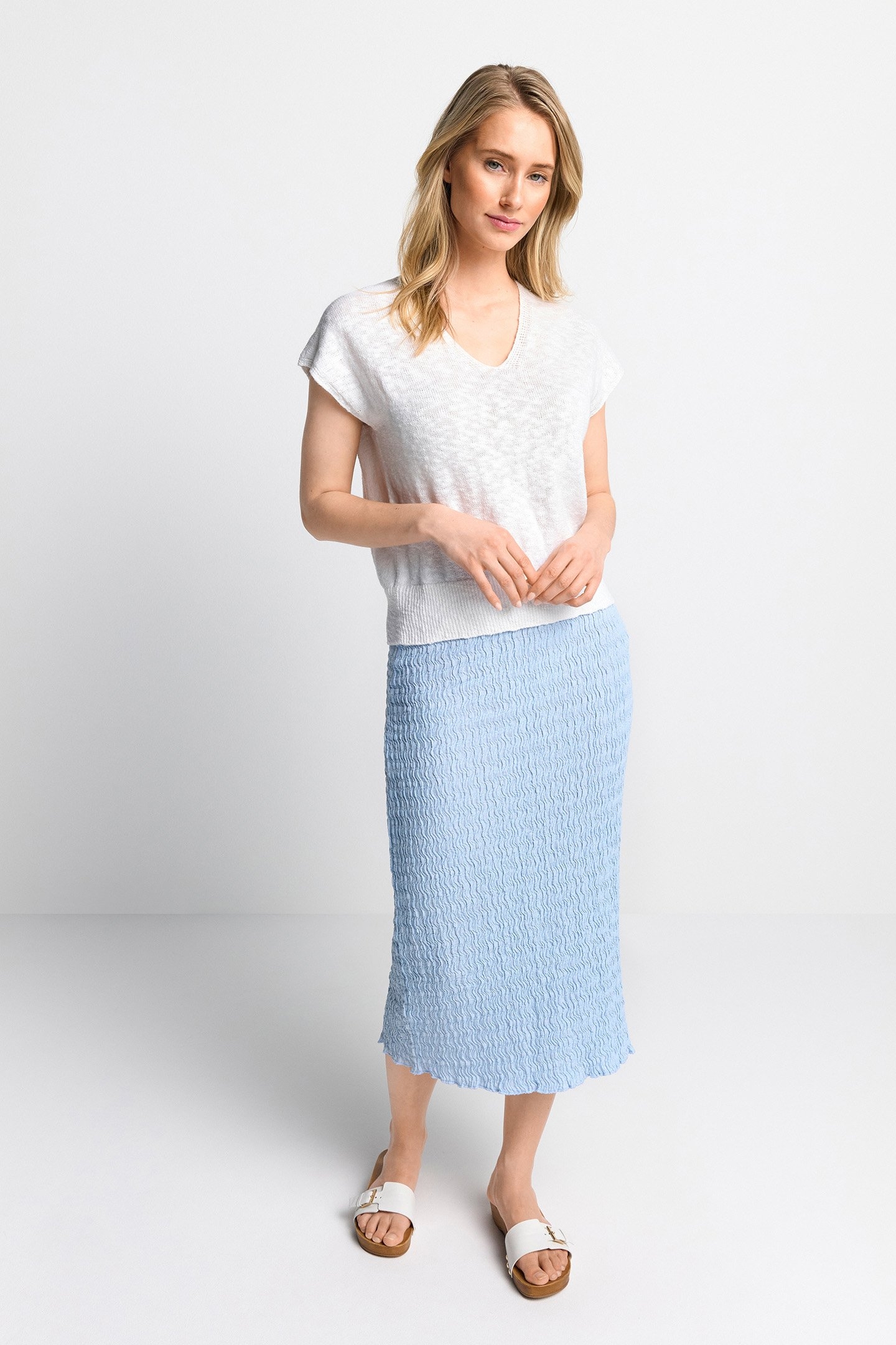 V-NECK SLEEVELESS WHISPER WHITE 2