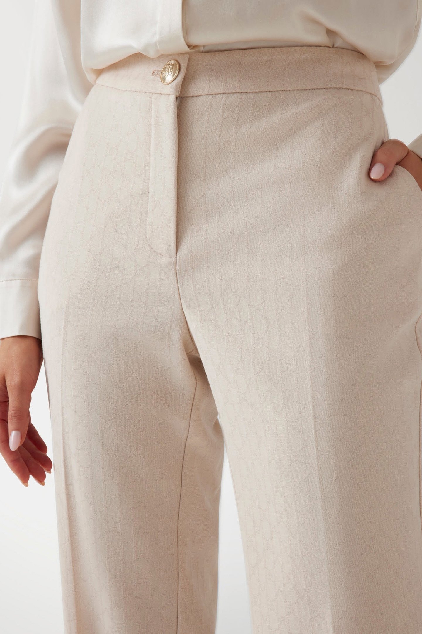 MARCIANO BY GUESS BLANCA PANT MUTED STONE MONOGRAM 5