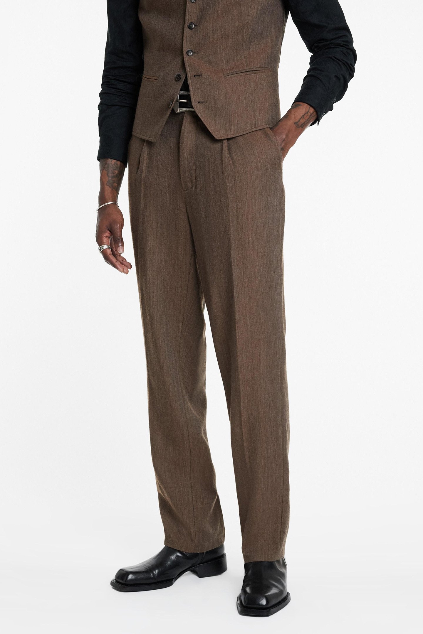 SLIM FIT PLEATED PANTS CHAMOIS 1