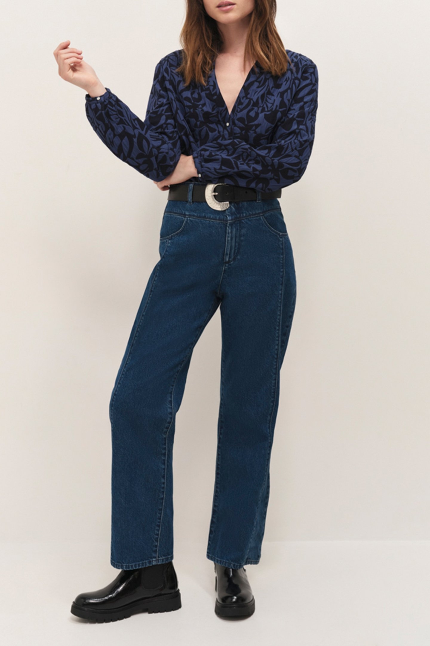 LE AVA - 7/8TH SEAMED MEDIUM WASH STRAIGHT JEANS 1