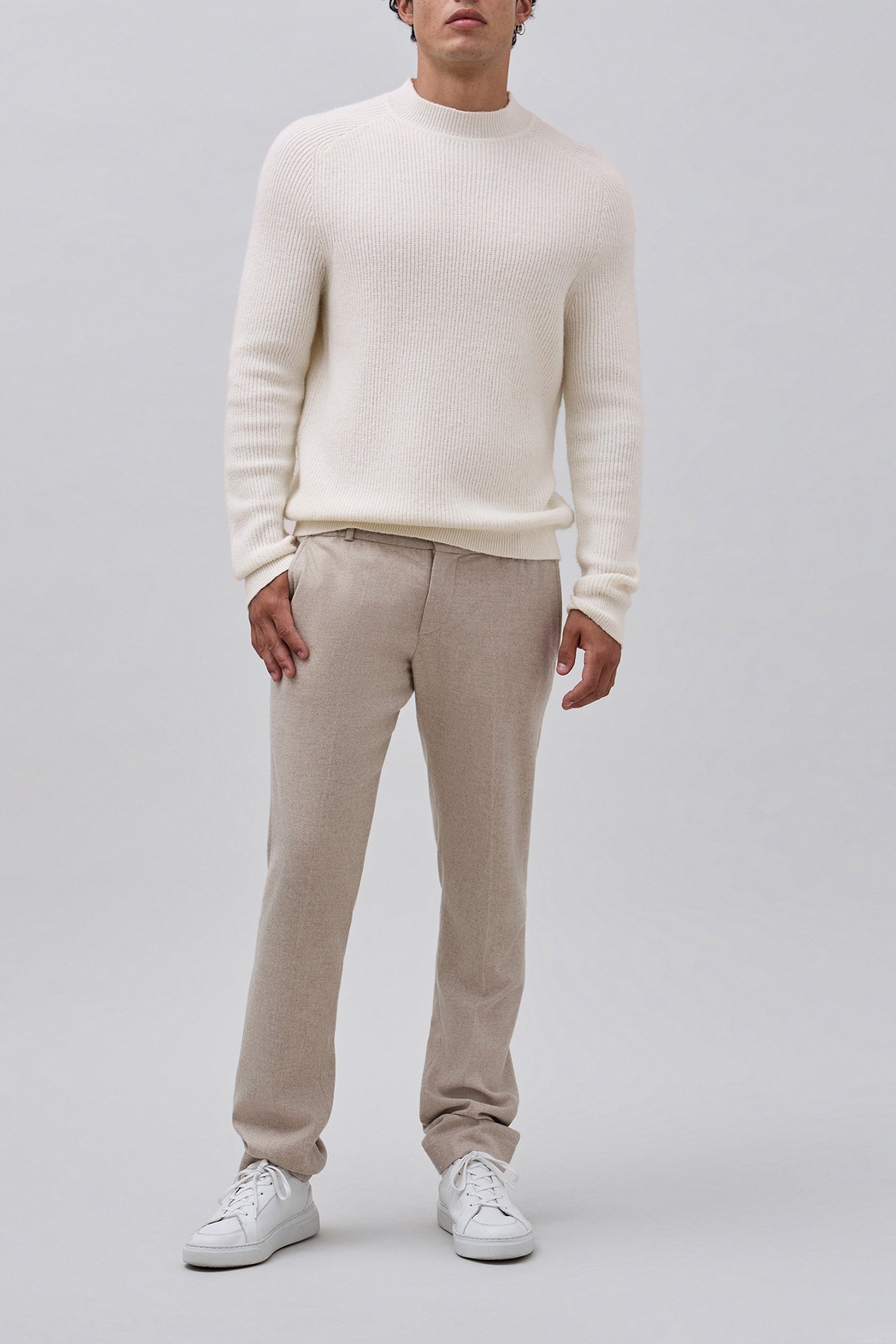 CHALK-KNIT MOCK-NECK SWEATER 3