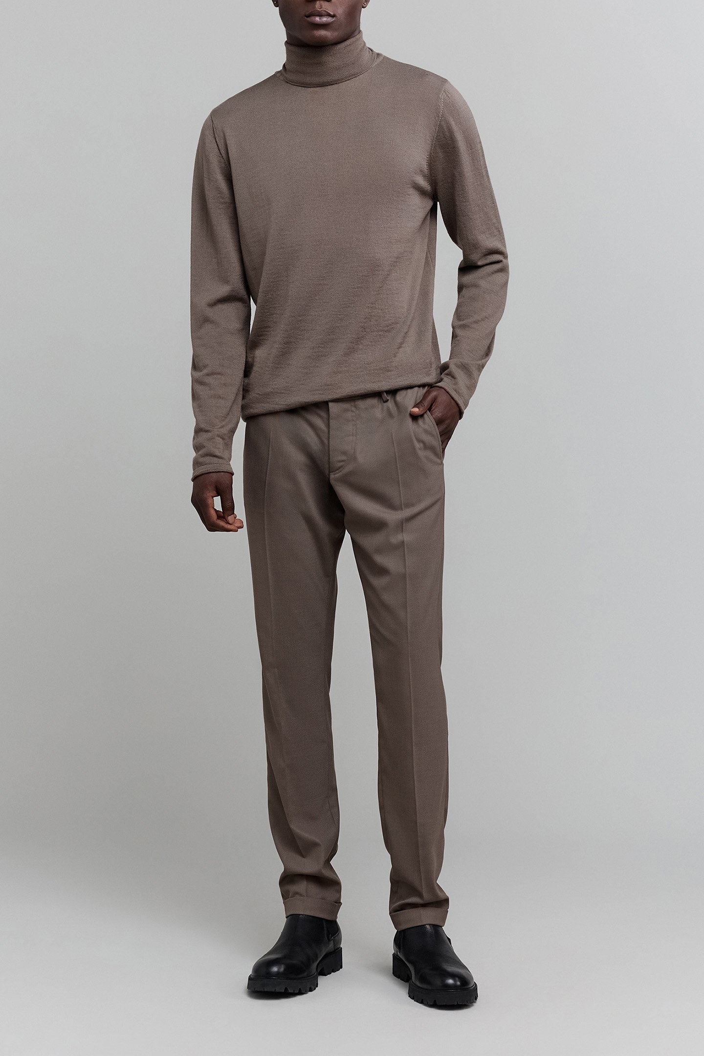 BROWN TURTLENECK KNIT SWEATER 3