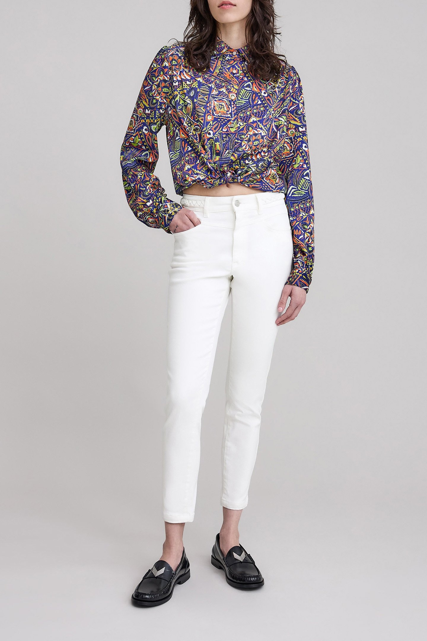 SLIM WHITE POWERSTRETCH BRAIDED BELT CROPPED JEANS 3