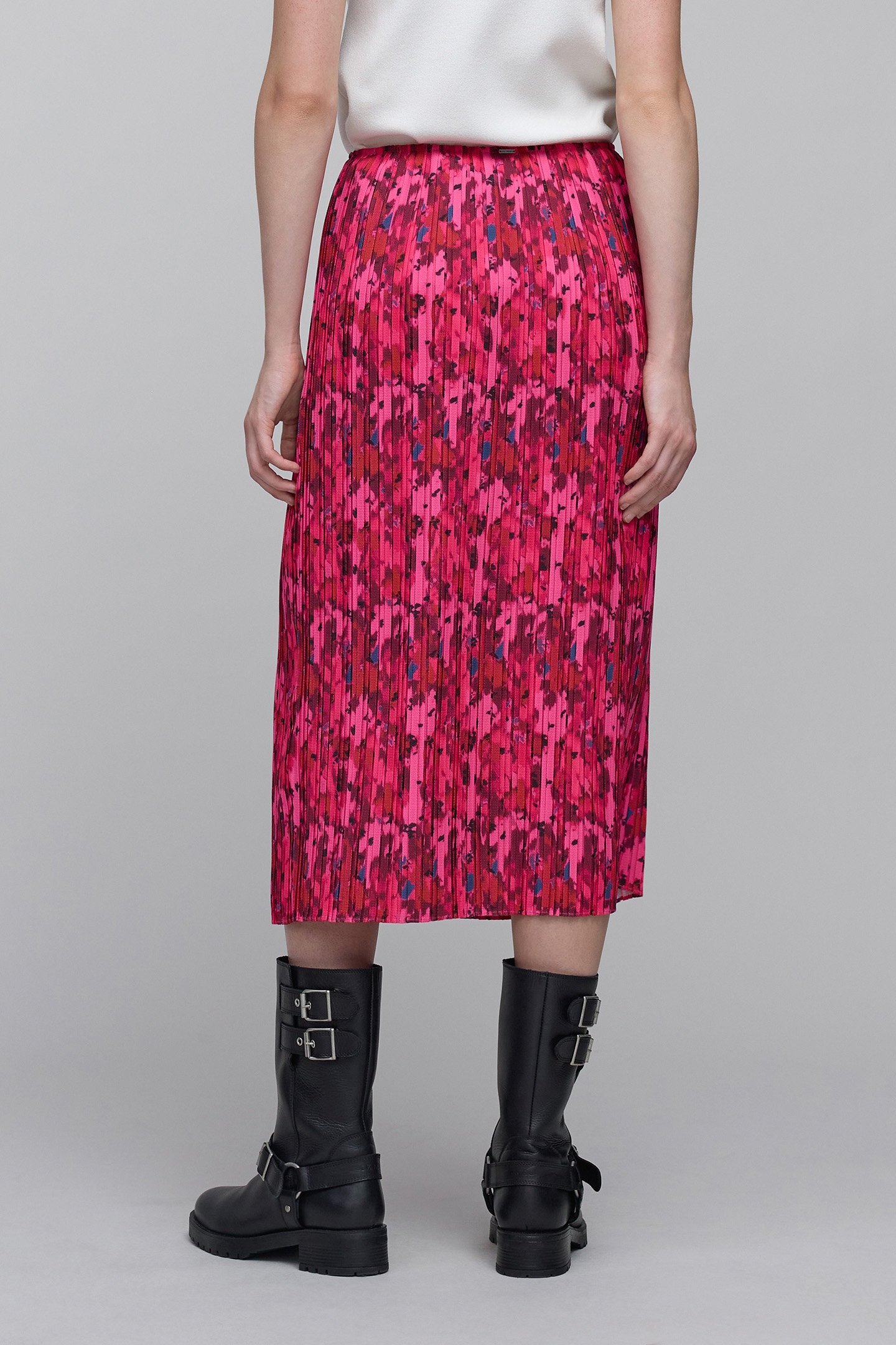 PINK PLEATED SKIRT WITH ORIGAMI FLOWER PRINT 2