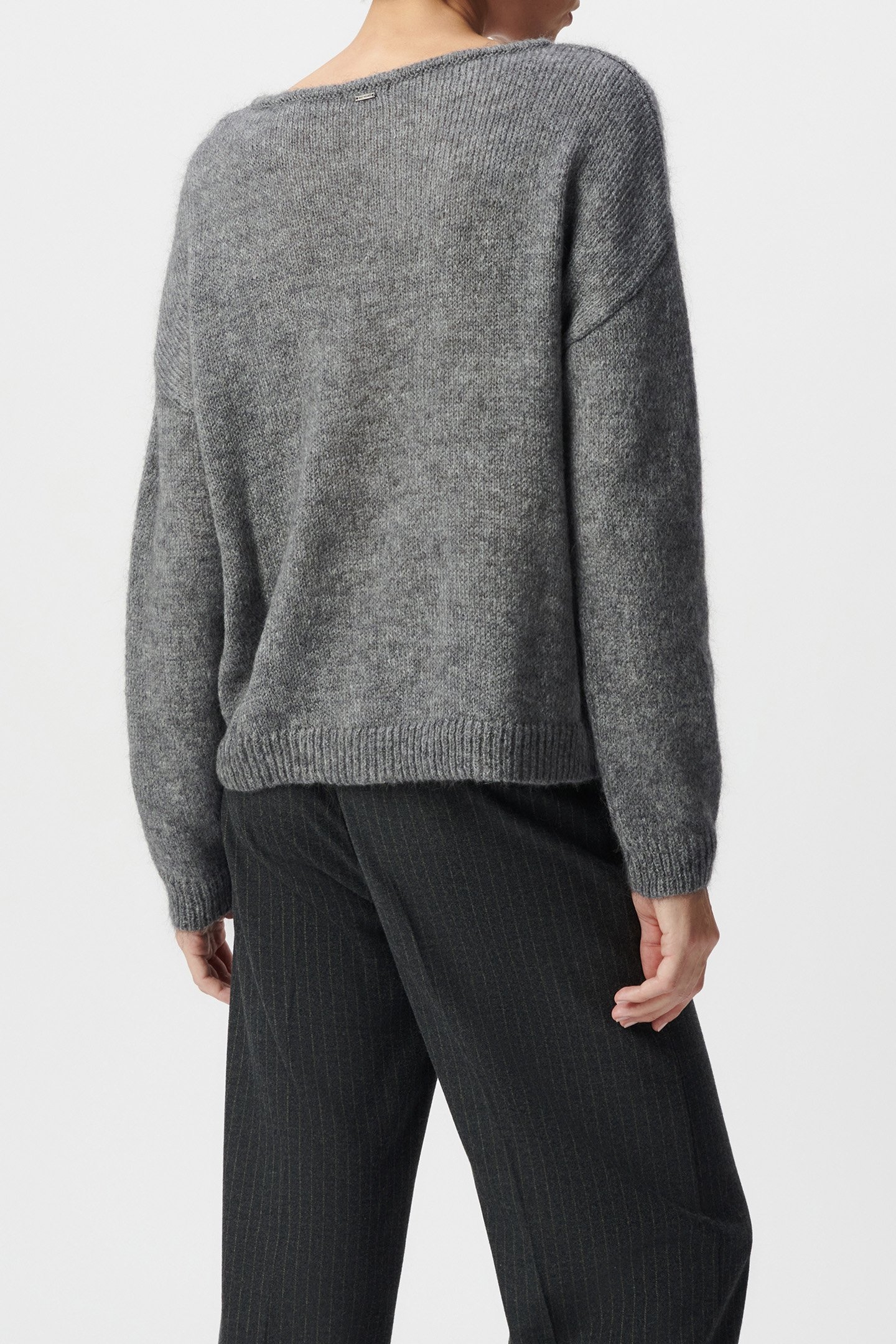 GREY HERRINGBONE KNIT SWEATER 2