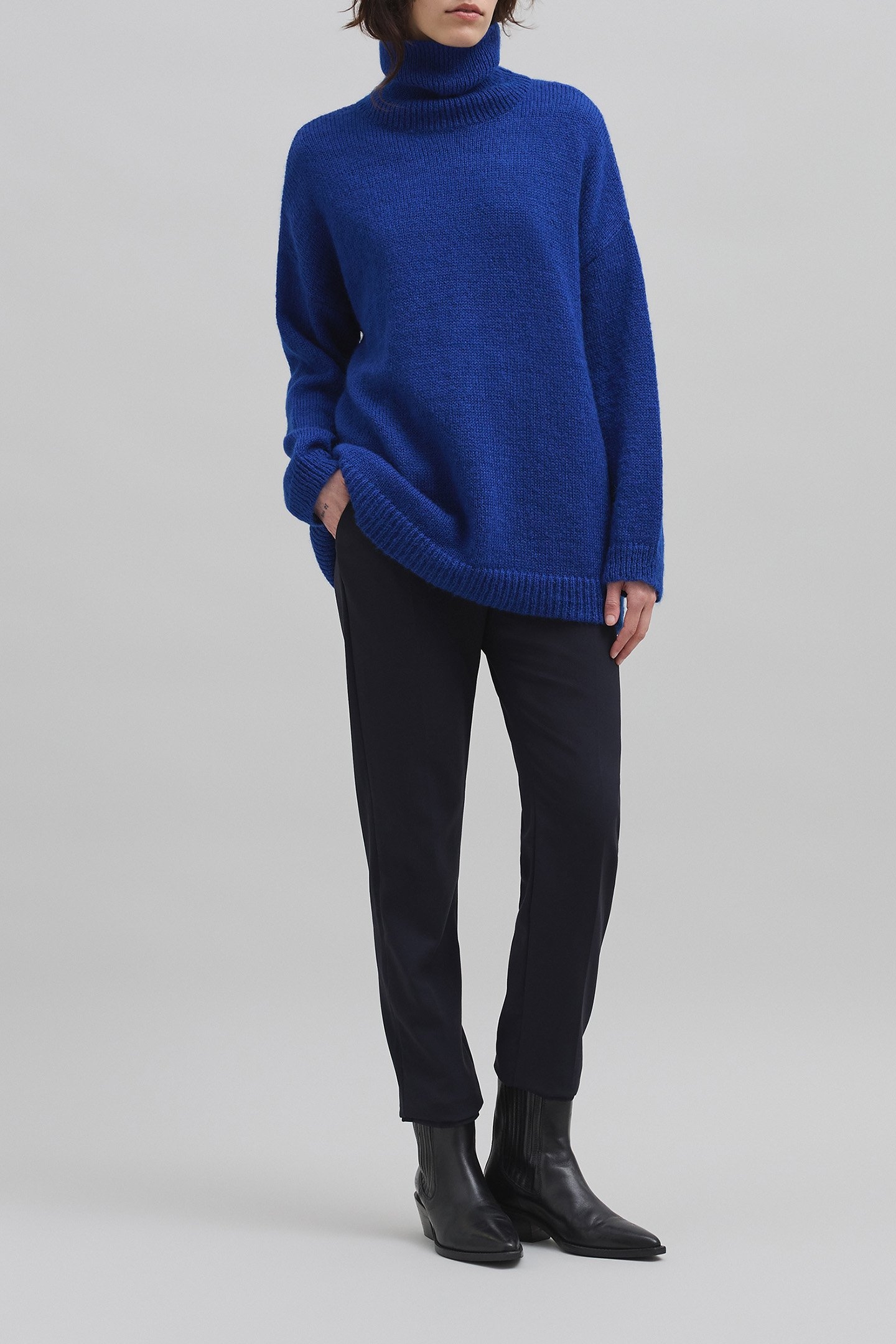 ROYAL BLUE TURTLENECK KNIT SWEATER 3
