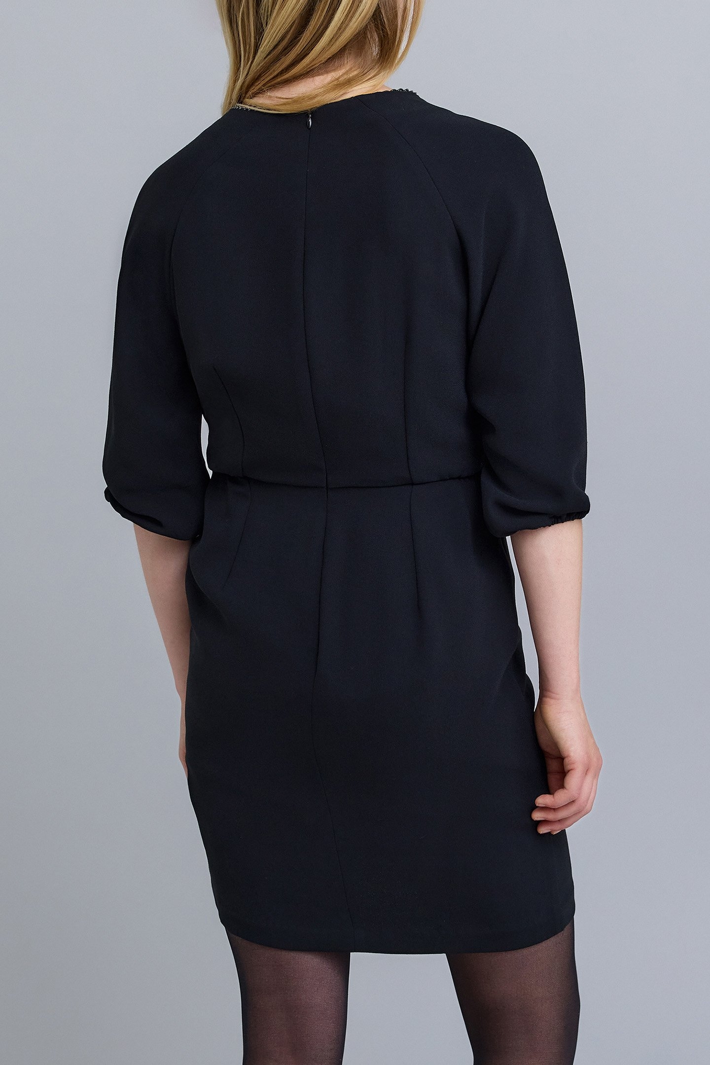 BLACK V-NECK CHAIN DRESS 2