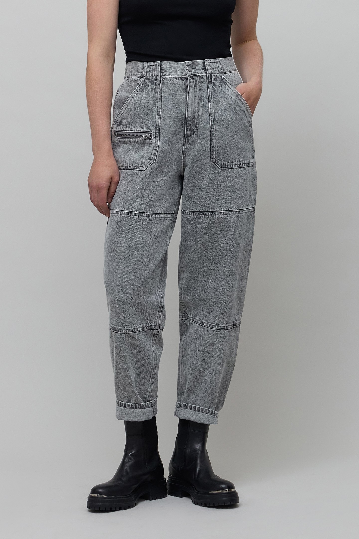 HIGH-WAISTED GREY STRAIGHT JEANS WITH POCKET ZIP 1