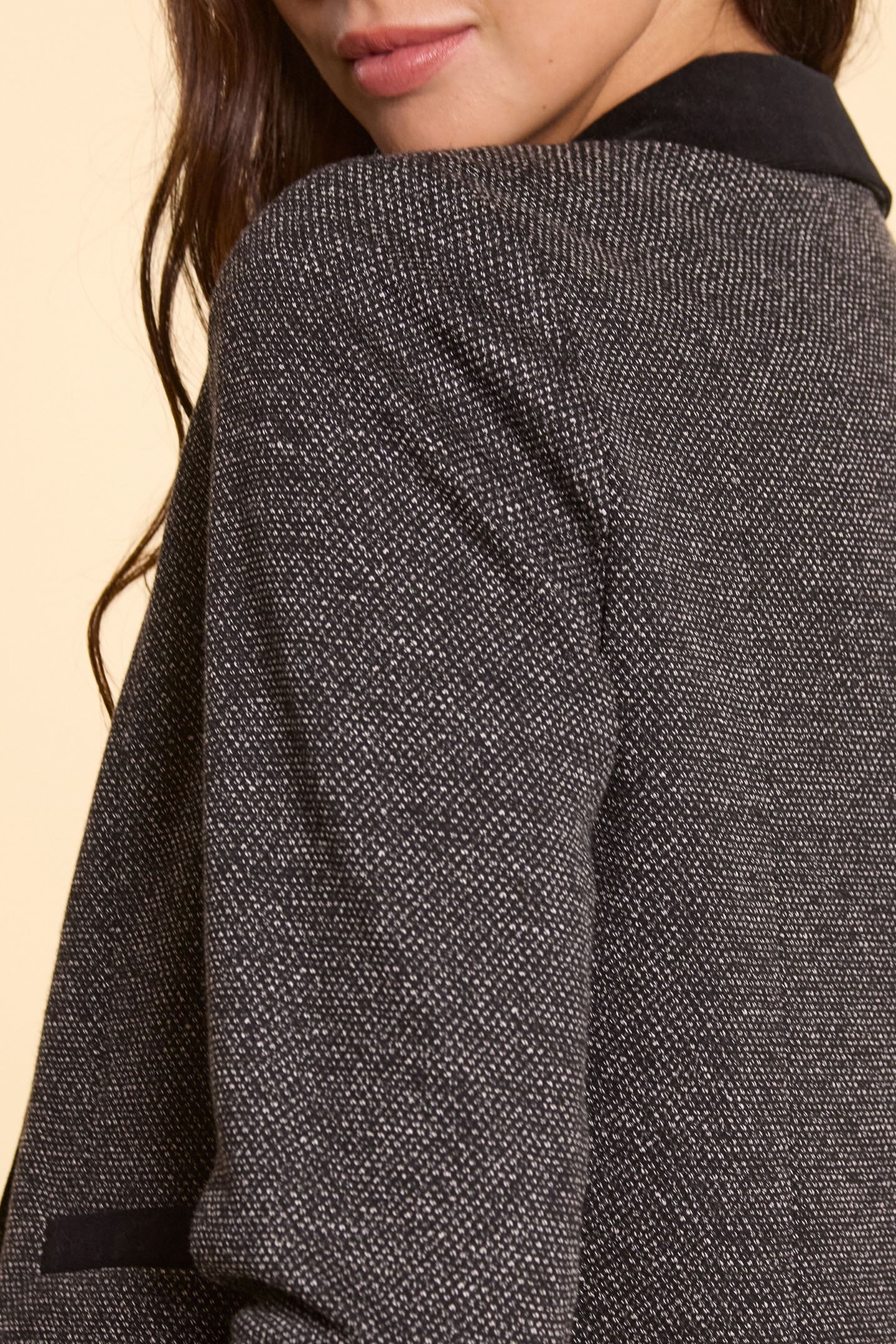 BLACK SEMI-PLAIN KNIT SHORT JACKET 6