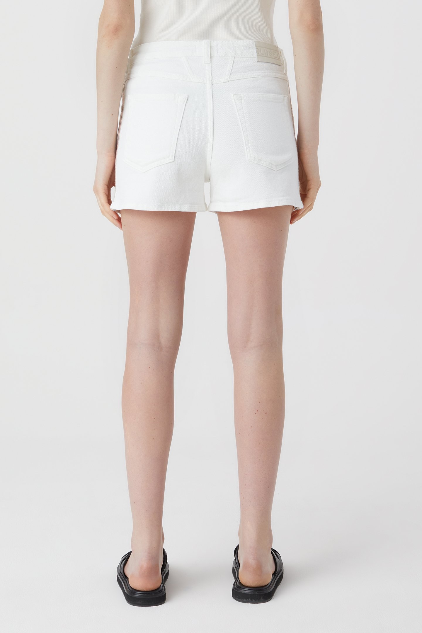 KLAIRE SHORTS WHITE 2
