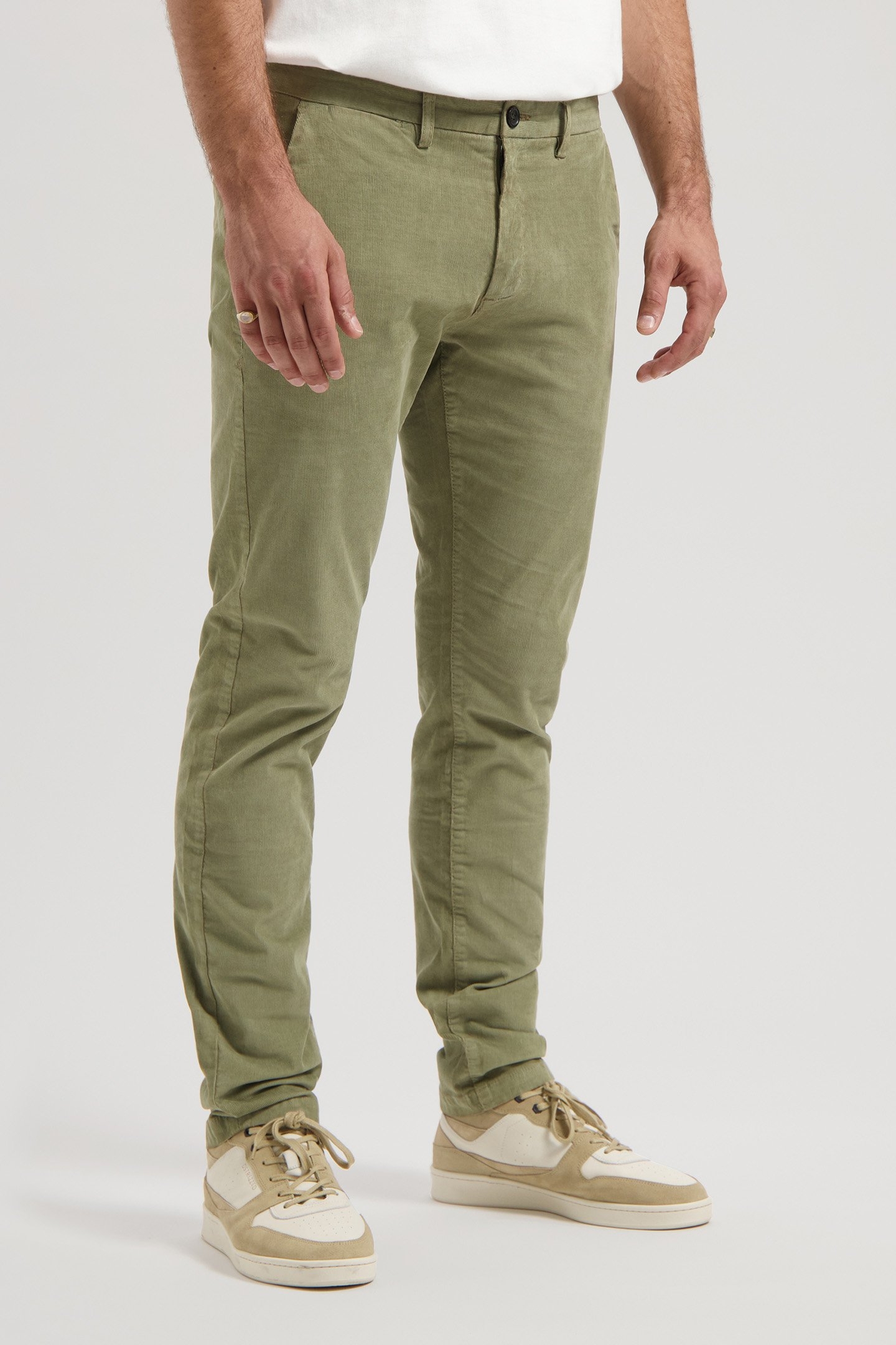 DS_LANCASTER RIBCORD CHINO DARK SAND 6