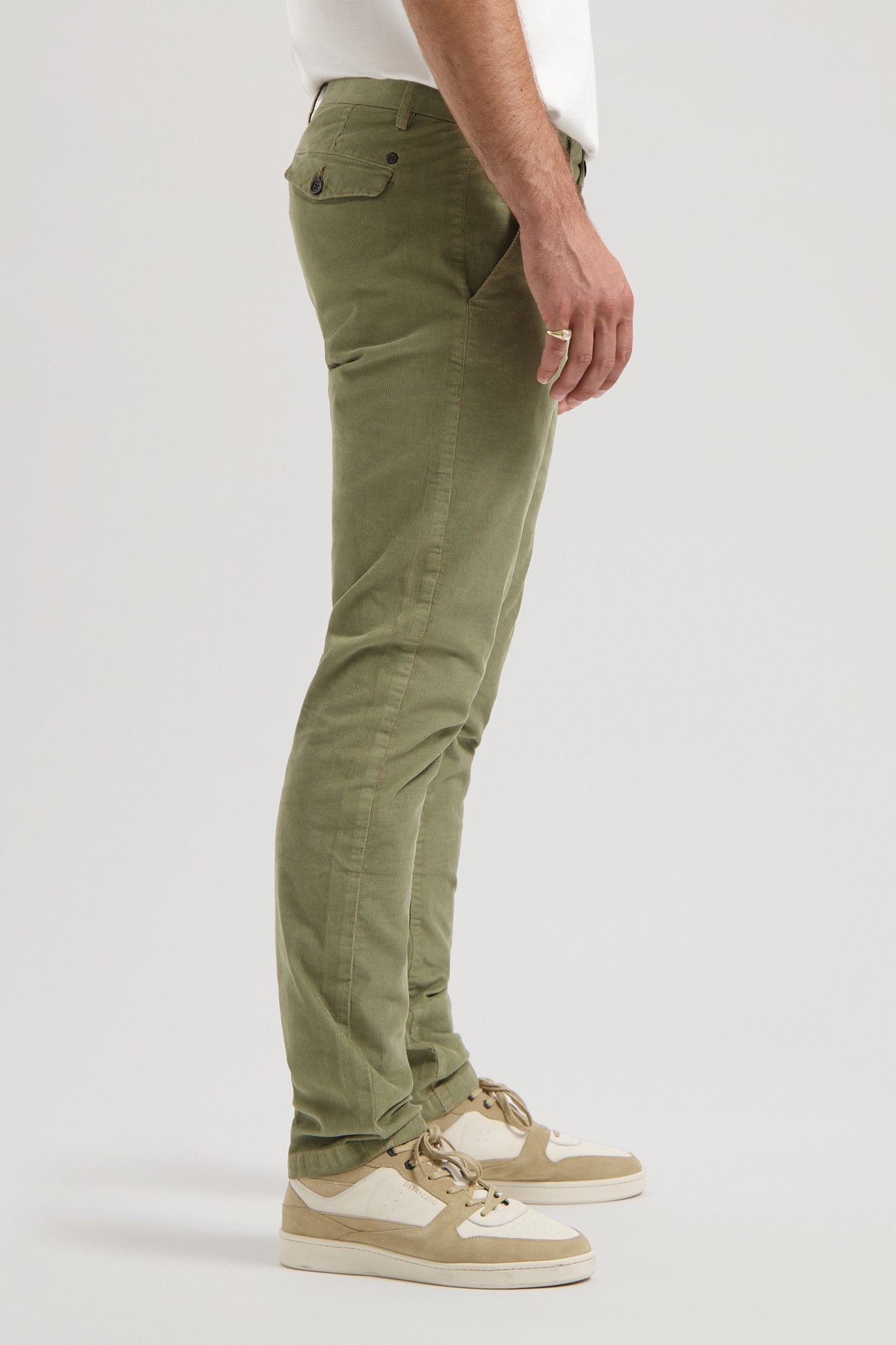 DS_LANCASTER RIBCORD CHINO DARK SAND 5