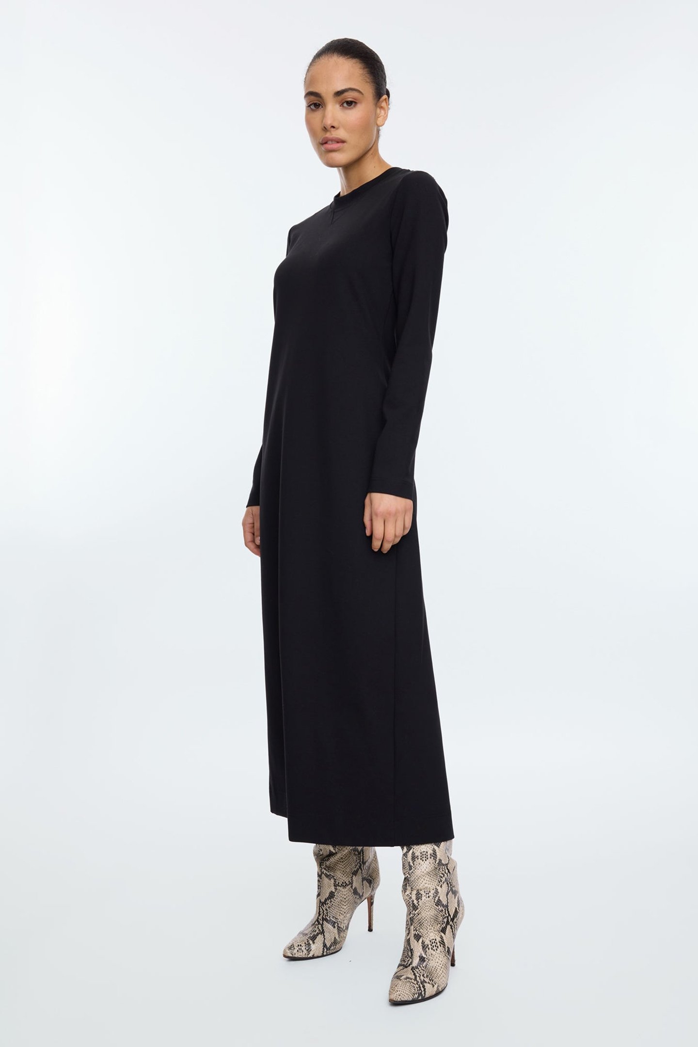 T-DRESS CORE BLACK 4