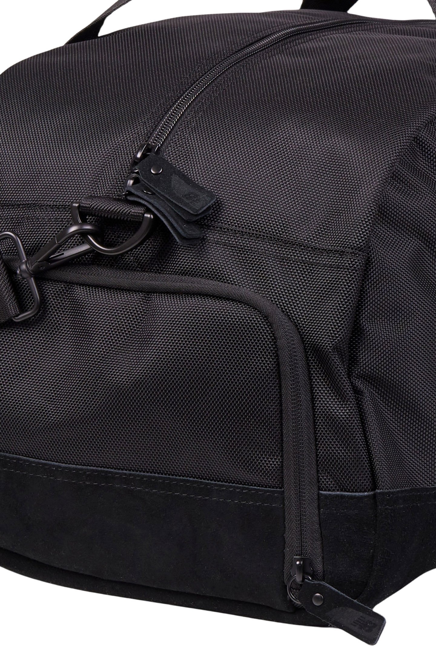 LEGACY ICON DUFFLE BAG IN BLACK 4