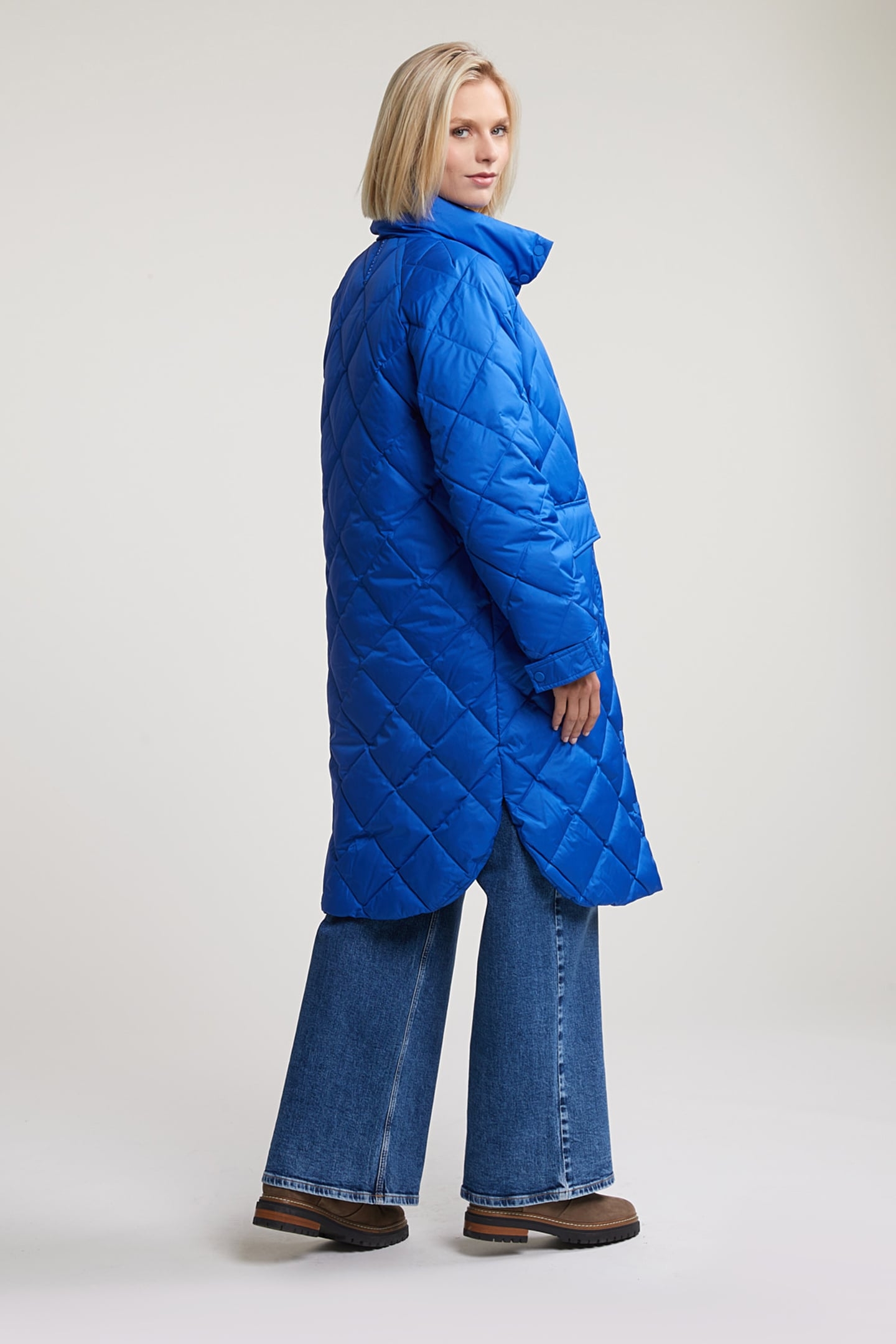 COBALT BLUE QUILTED DOWN JACKET APPLIED POCKETS 3