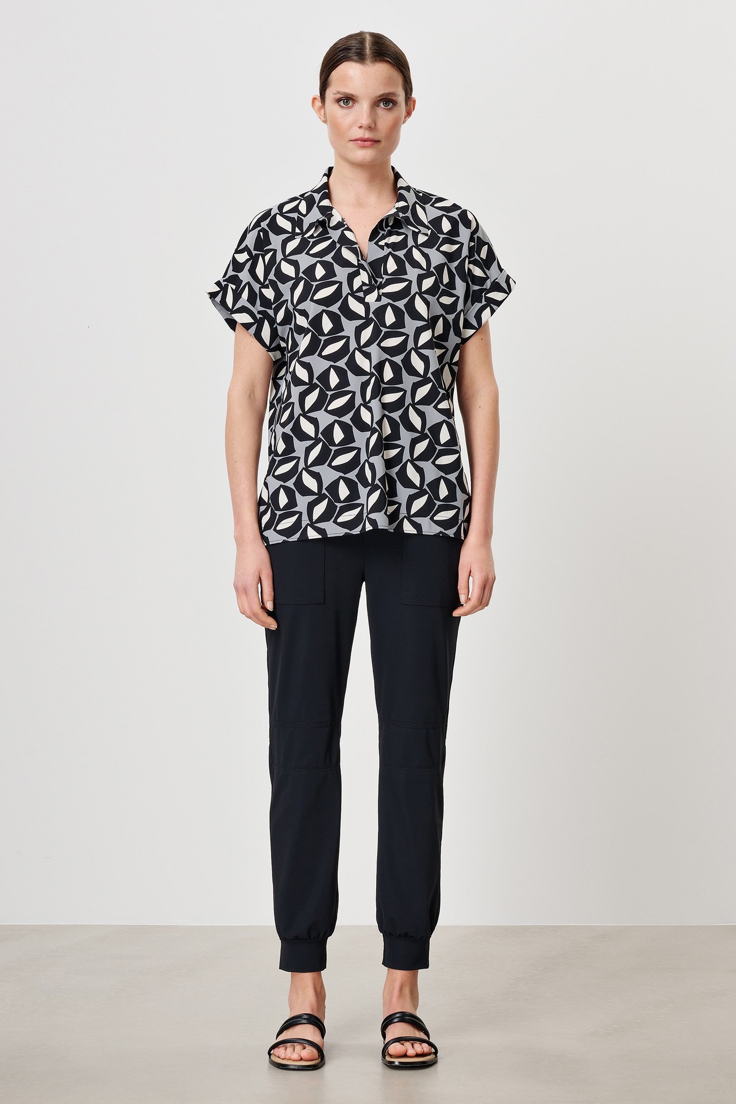 PRINTED ALPINE POLO TOP BLACK 1