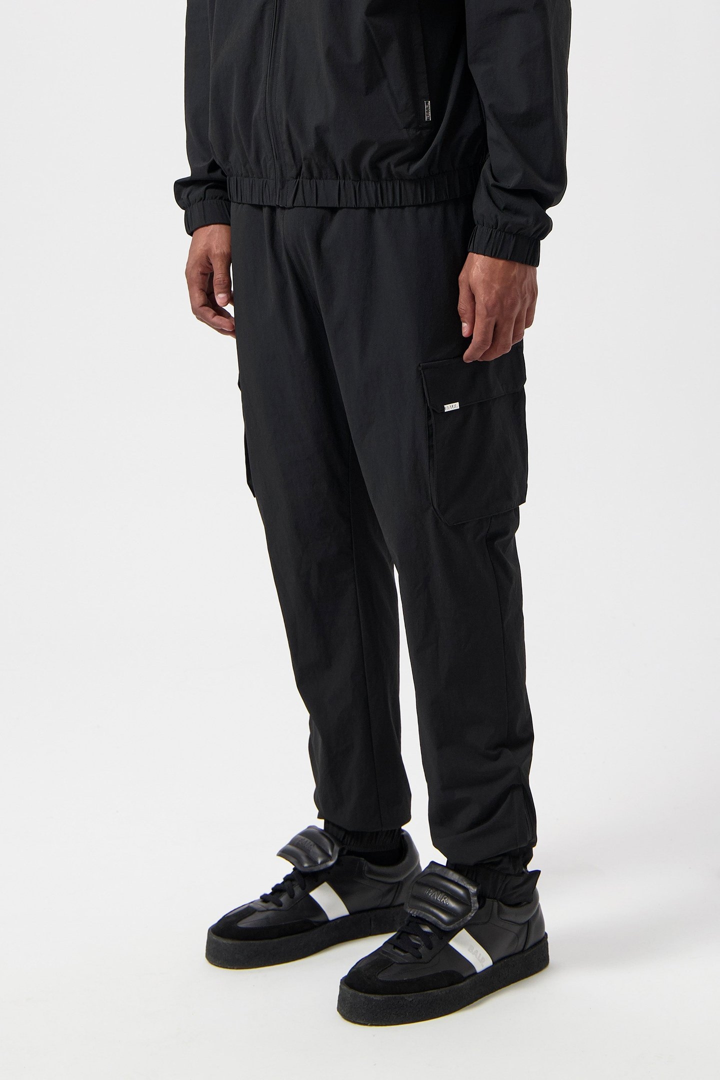 TECH CUFFED CARGO PANTS JET BLACK 5