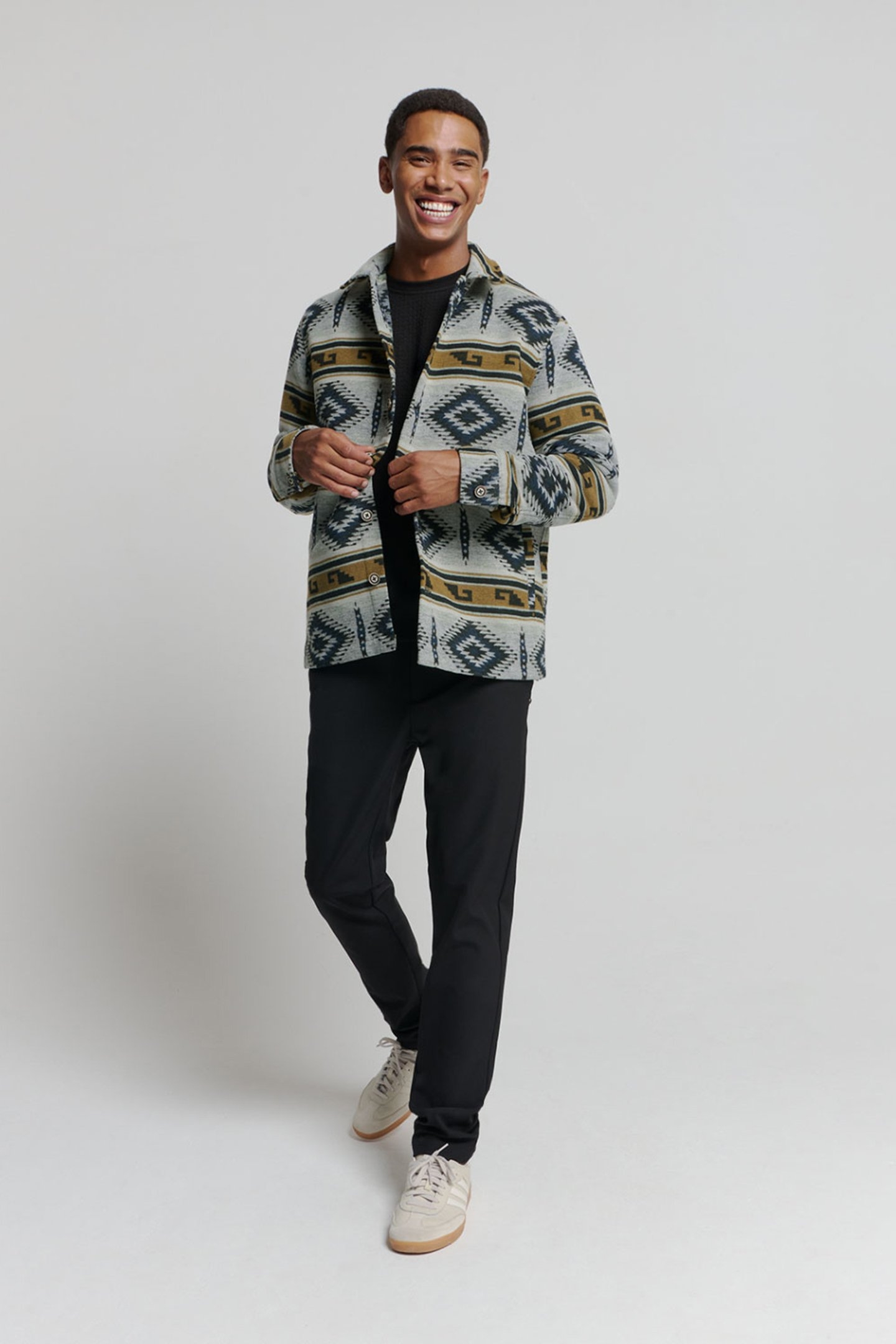 OVERSHIRT BUTTON CLOSURE PATTERN CEMENT 3