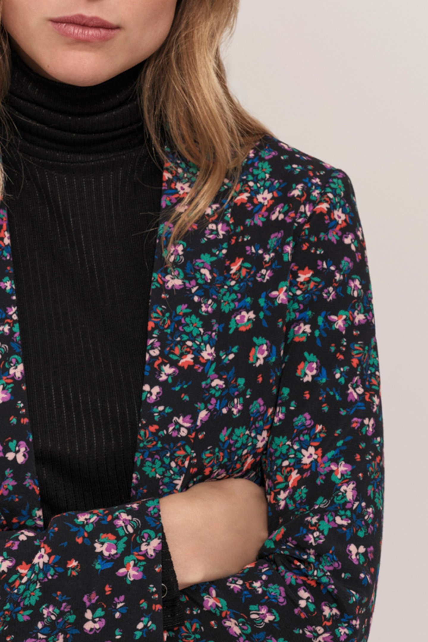 VEZELY - BLACK SUIT JACKET WITH NIGHT GARDEN PRINT 5