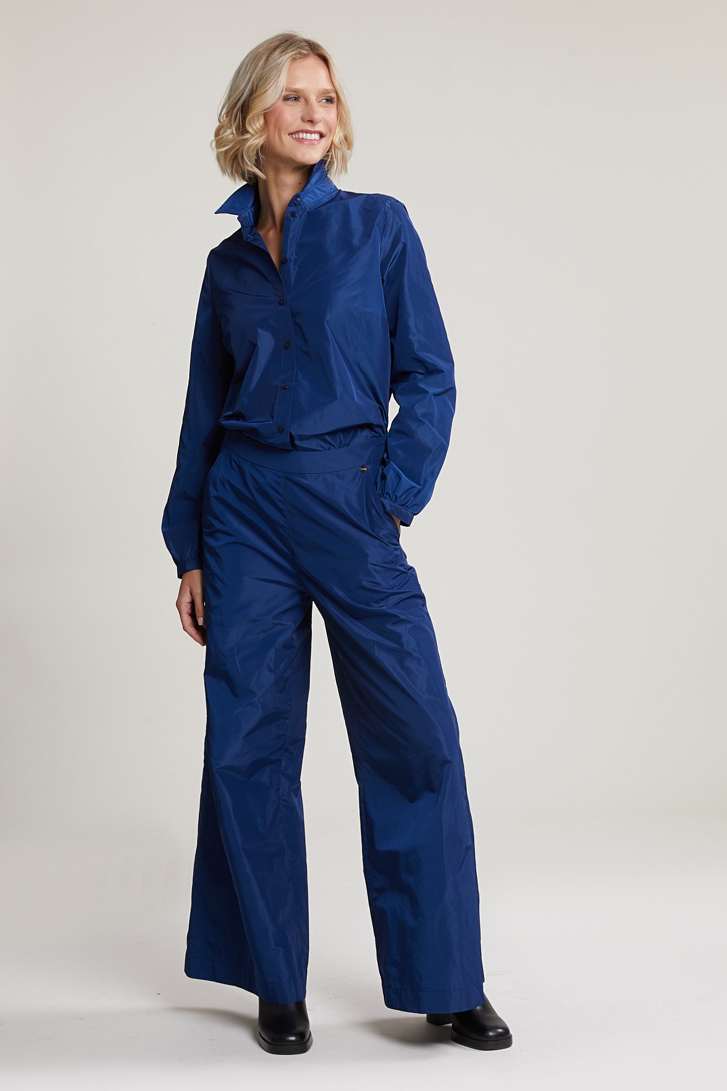 TAFFETA LOOSE PANTS BLUE 3