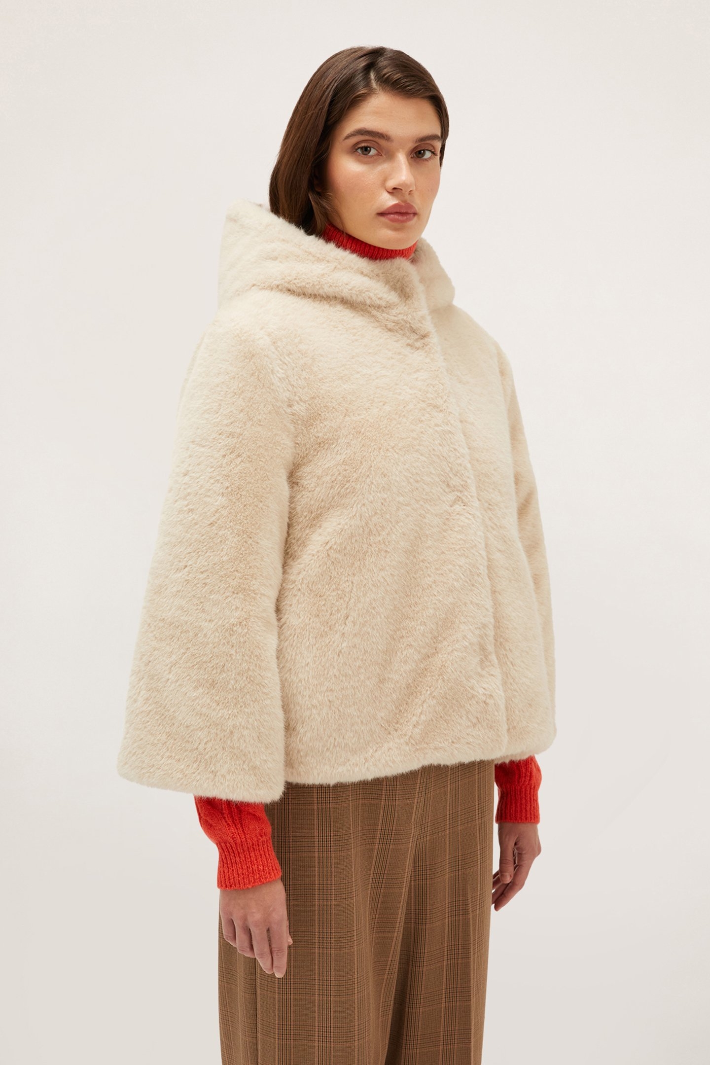 REVERSIBLE TEDDY CAPE WITH HOOD BEIGE 1