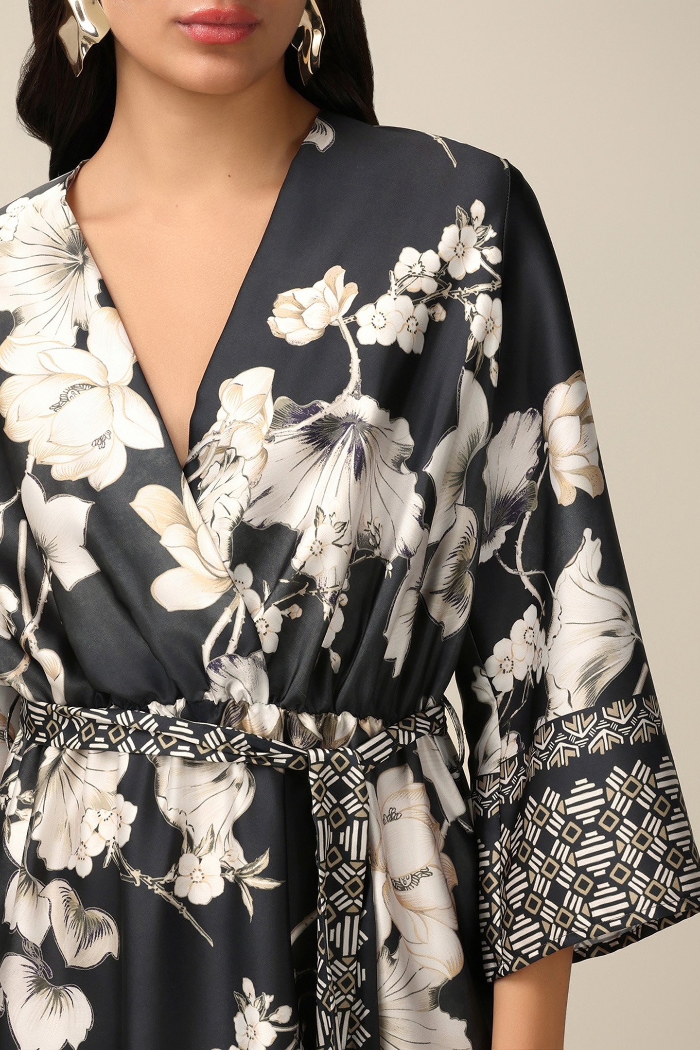 FLORAL SATIN MIDI DRESS BLACK 5