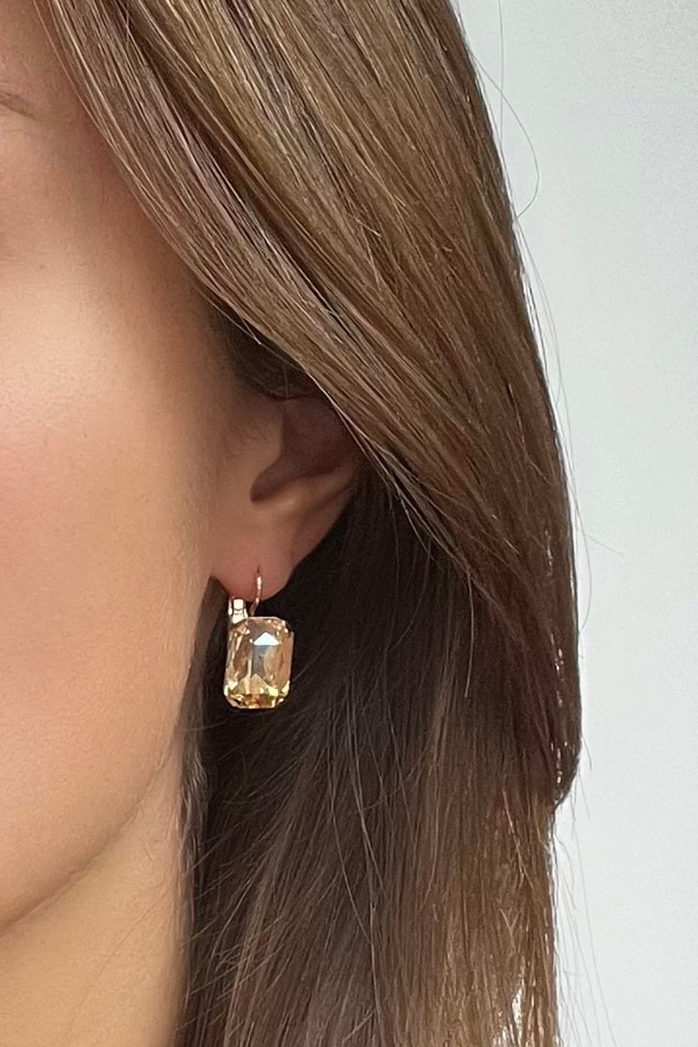 VOGUE EARRINGS GOLD 2