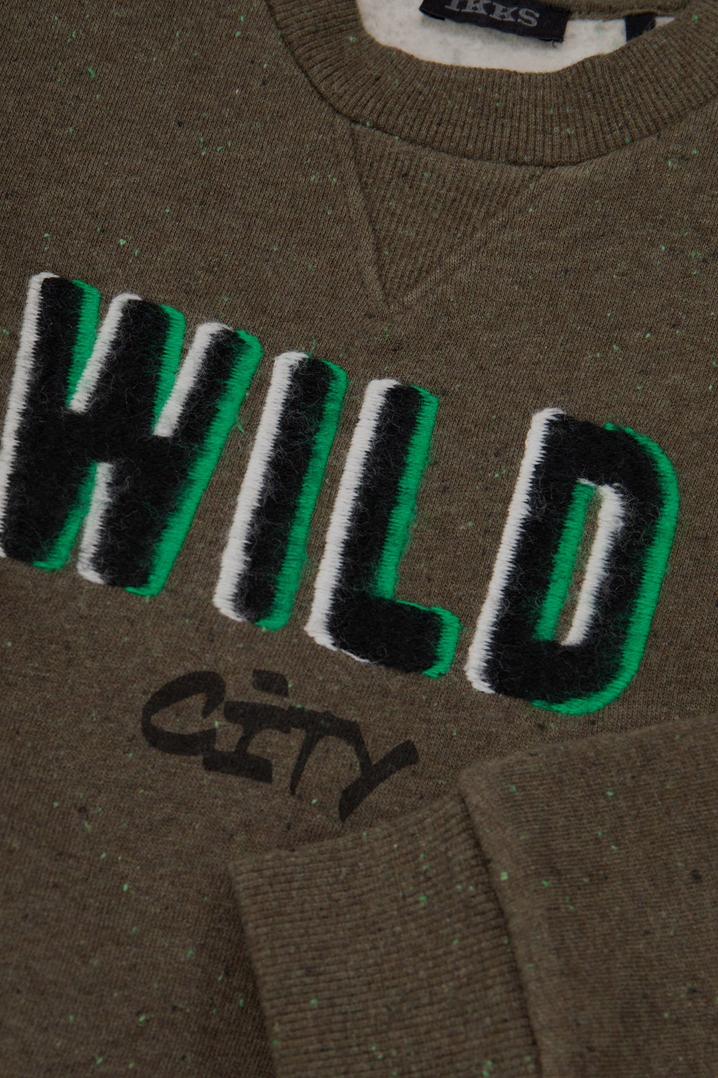 SWEAT KHAKI TYPO PUNCH NEEDLE EFFECT BOY 3