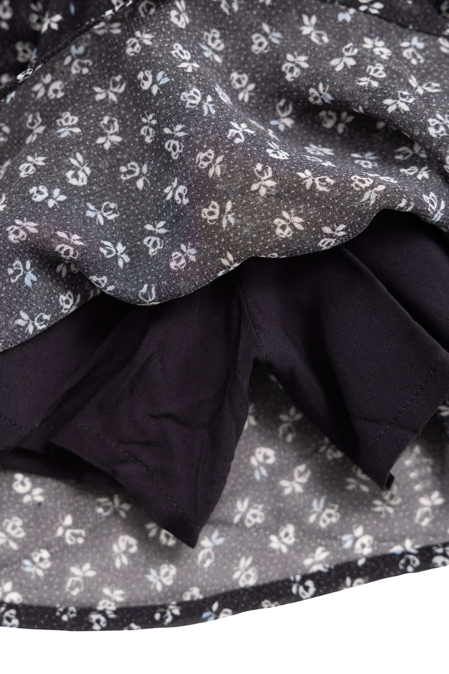 GIRL'S SHORT BLACK FLORAL-PRINT MICRO-POIS SKIRT 4