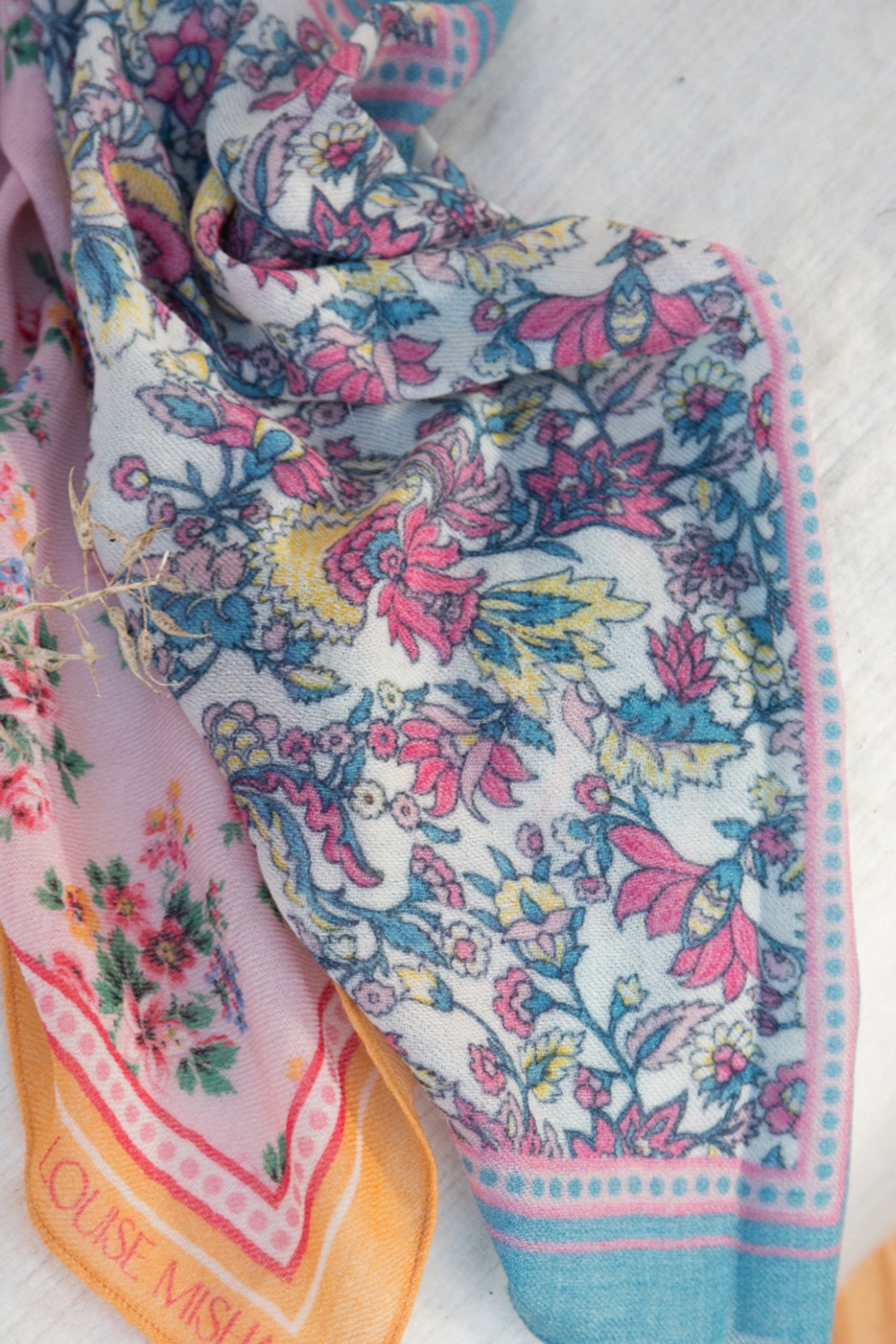WOVEN SCARF CAPUCINE (60X60) BUTTER FLOWER GUEDRA 4