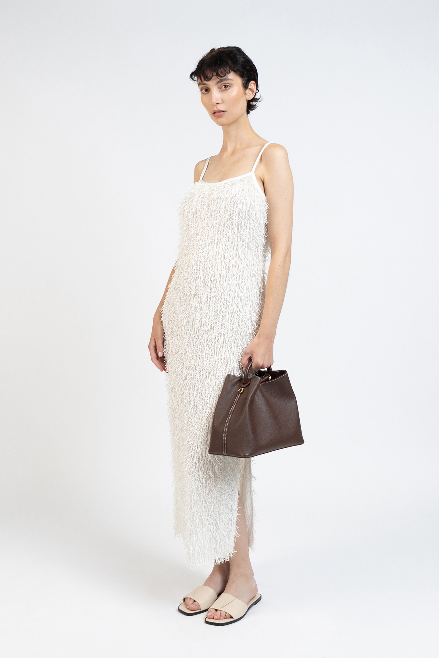 FLUFFY SLEEVELESS DRESS WHITE 3