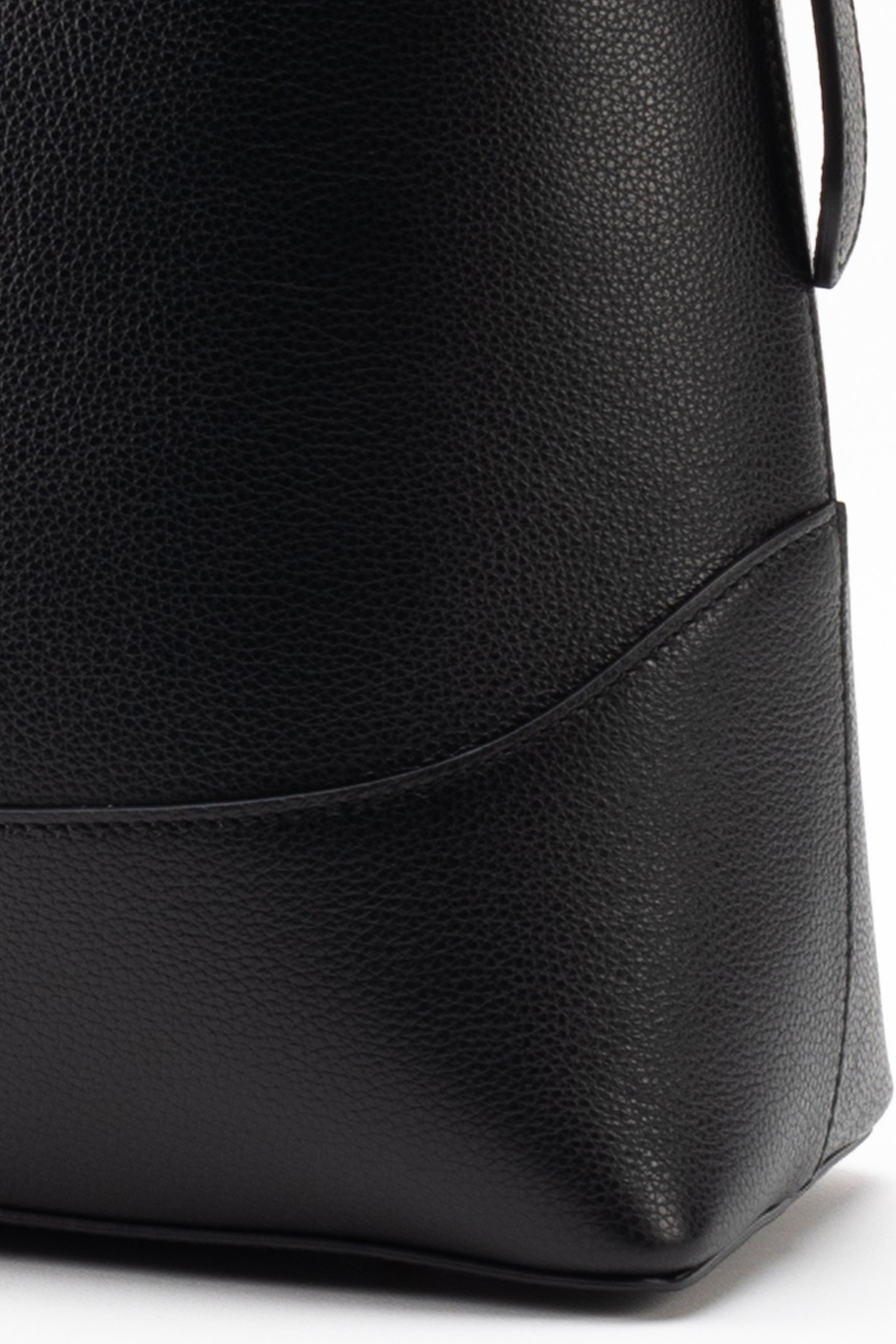 LOOP LARGE PEBBLED LEATHER BLACK 3