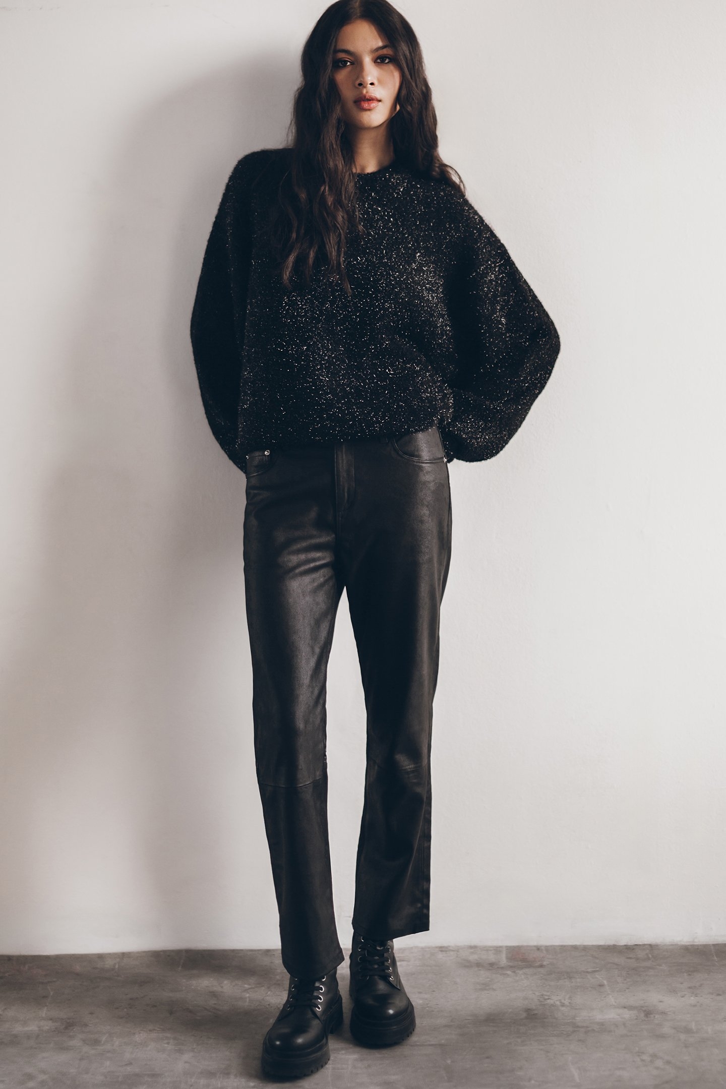 THE BLACK SPARKLY FLUFFY KNIT SWEATER 1