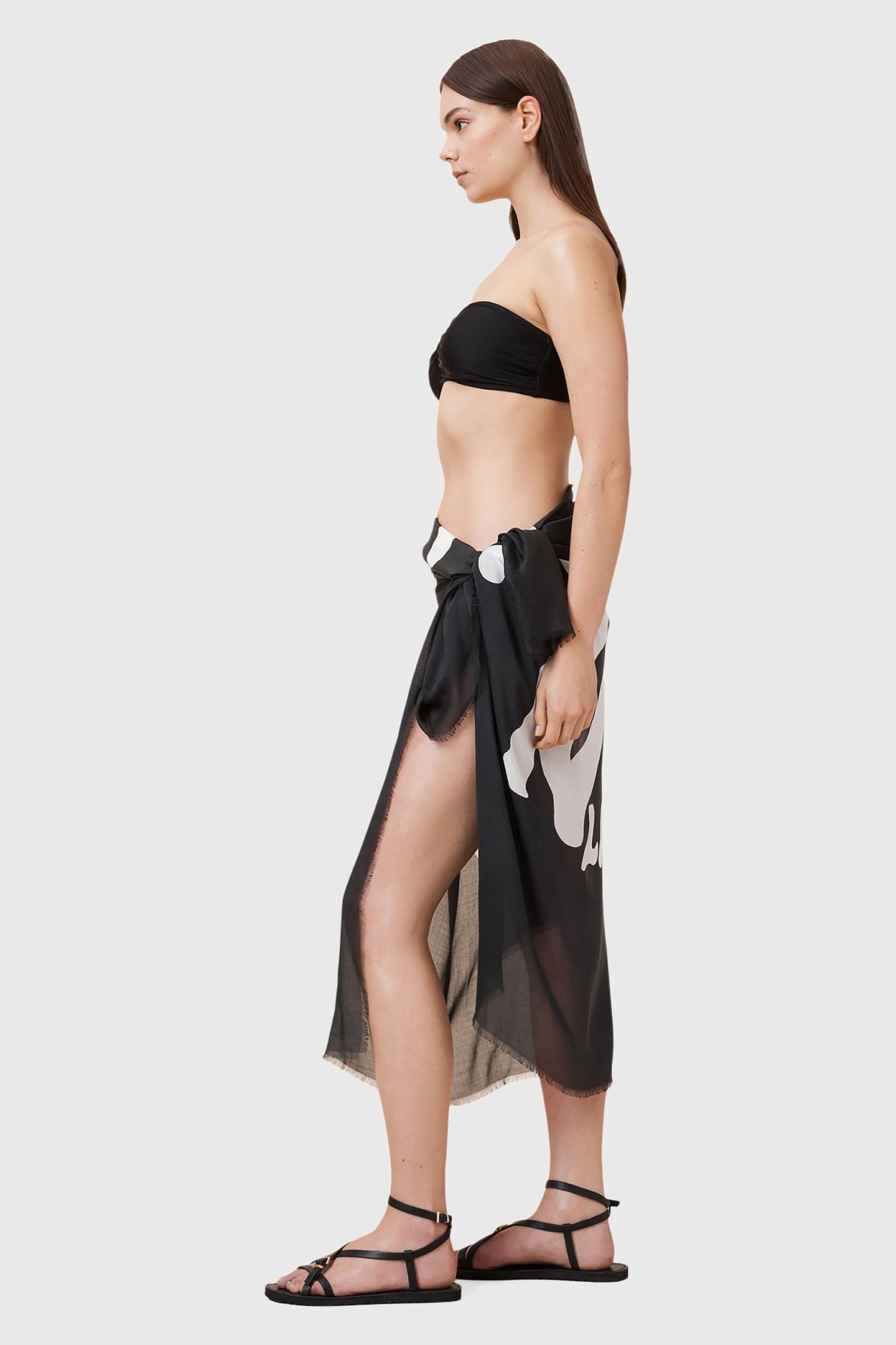 ORLANDO SARONG BLACK/WHITE 2