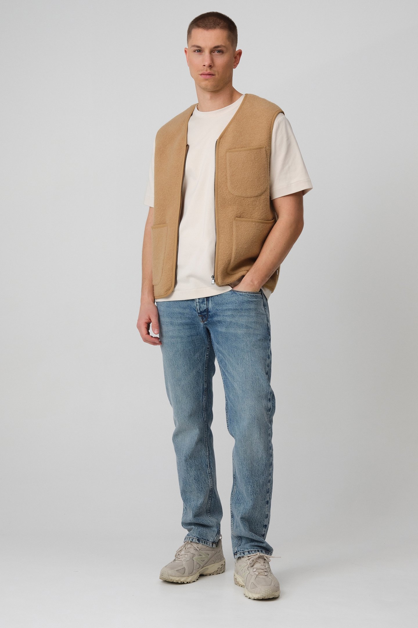 J.C. RAGS ROCKWELL MOUWLOOS VEST TOASTED COCONUT 2