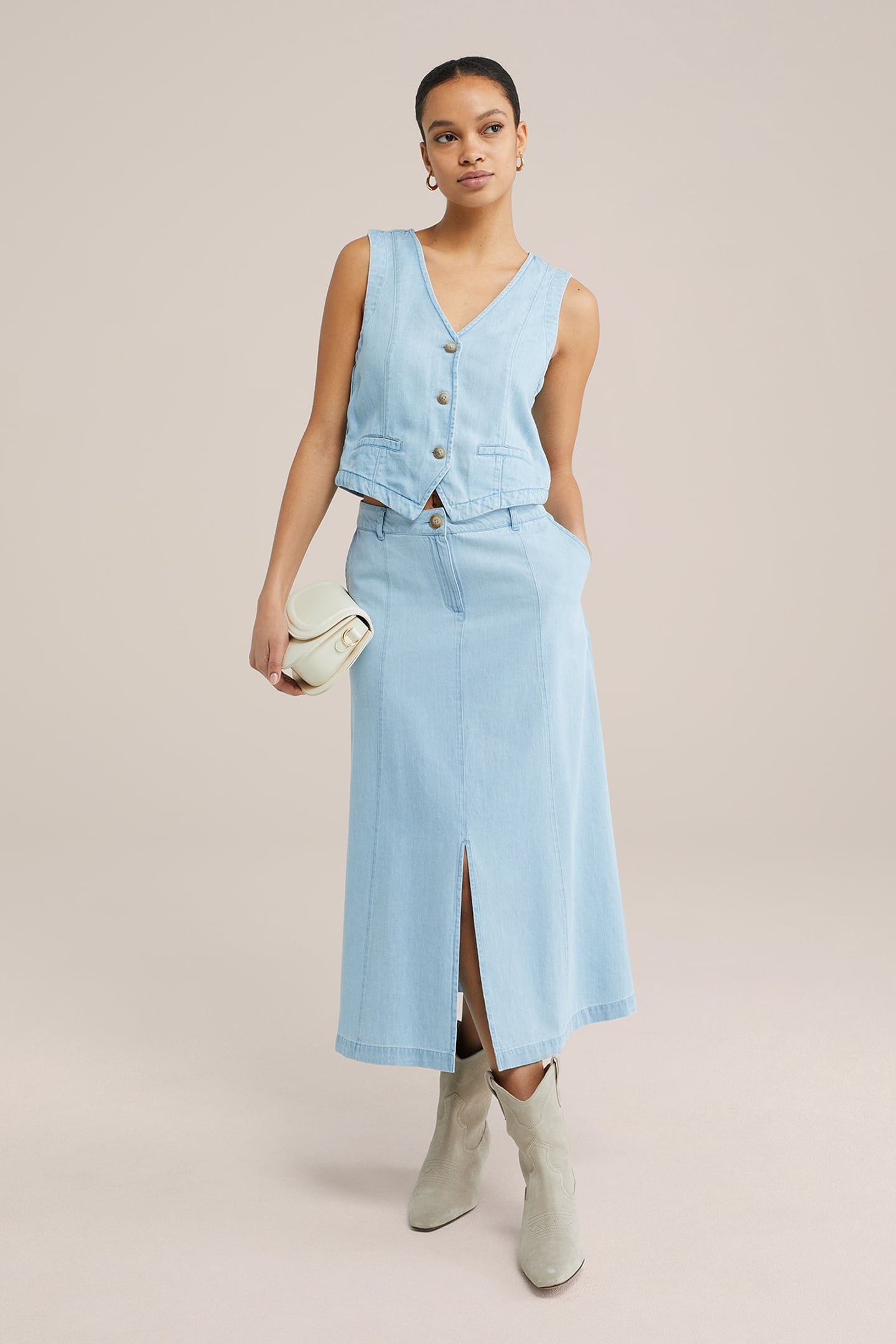 WAISTCOAT LIGHT BLUE 3