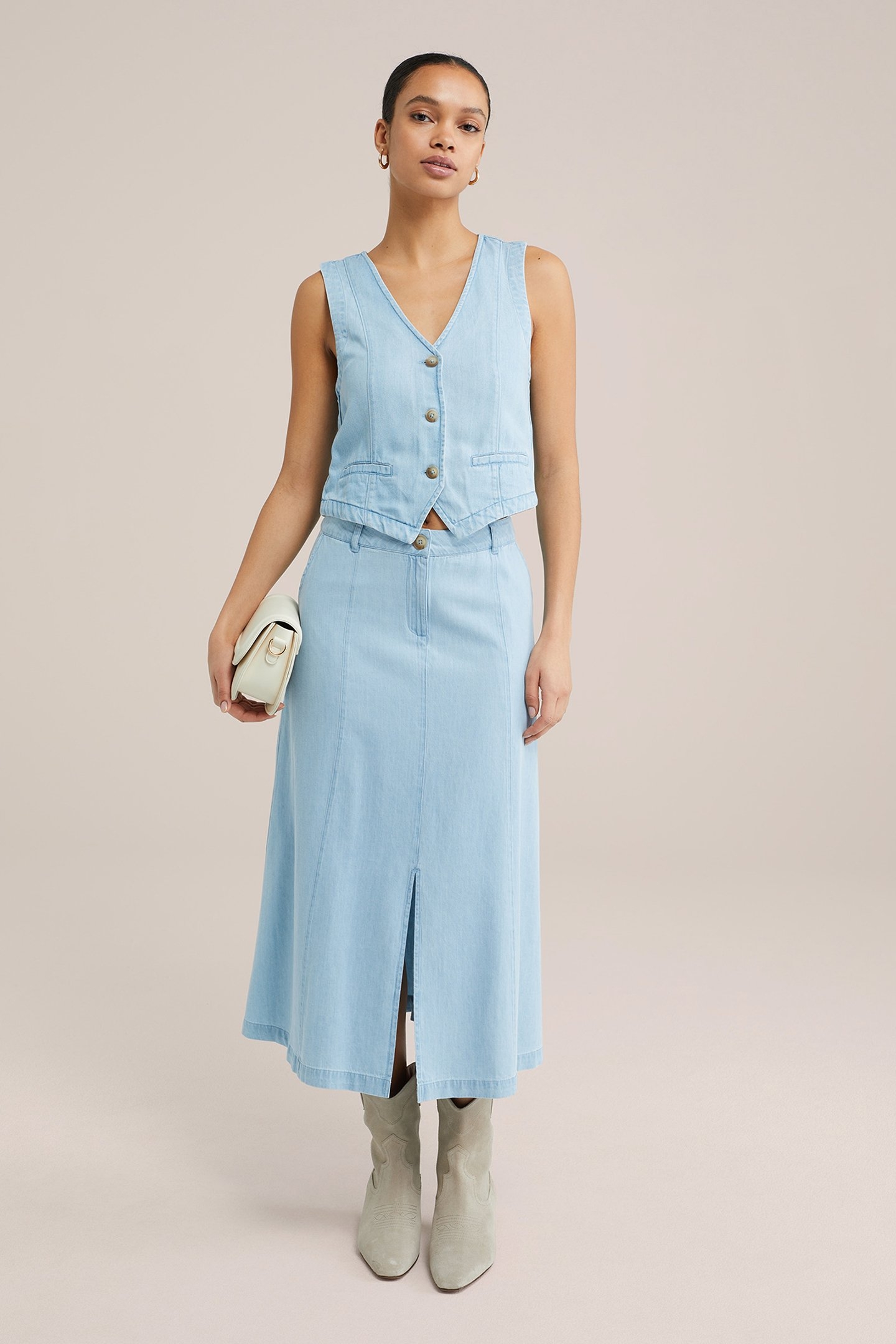 SKIRT MEDIUM LENGTH LIGHT BLUE 3