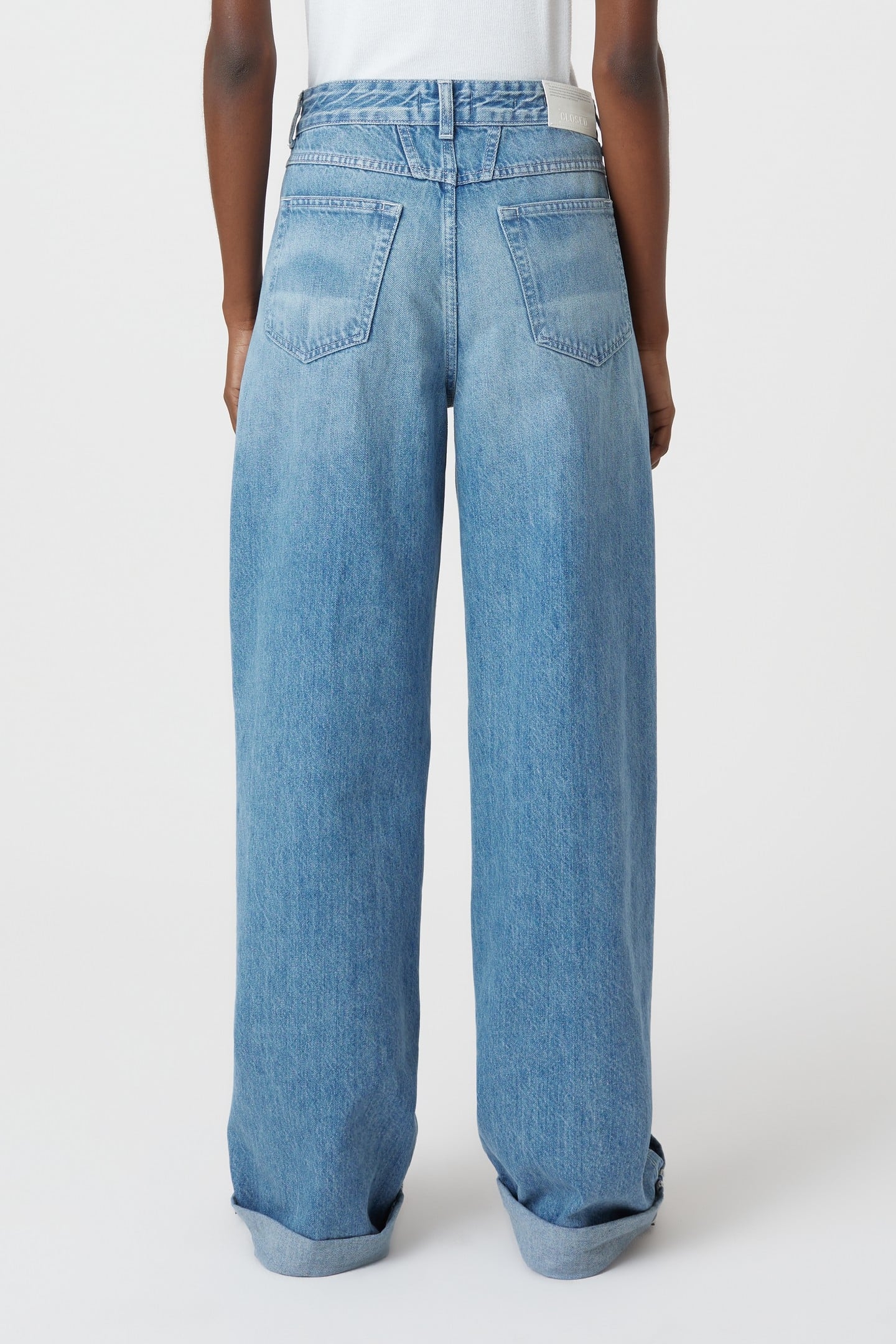 NIKKA JEANS MID BLUE 4